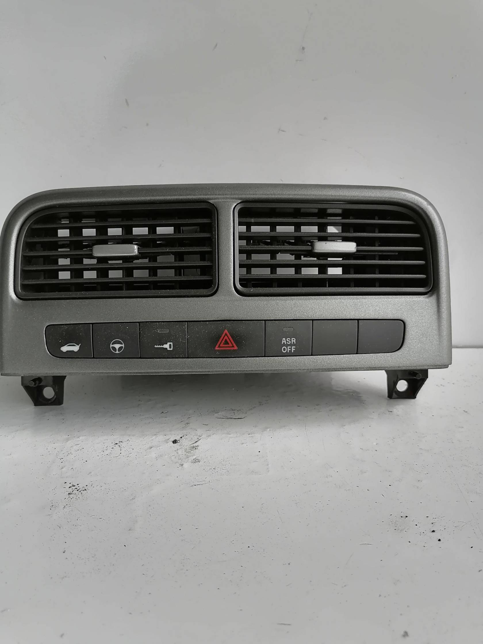 Bocchetta aria lat. cruscotto dx.